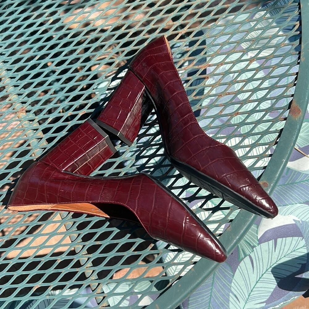 ▶️ Aquatalia ◀️ Maroon Embossed Leather Croc Pattern Pumps. 8 M - Picture 5 of 16